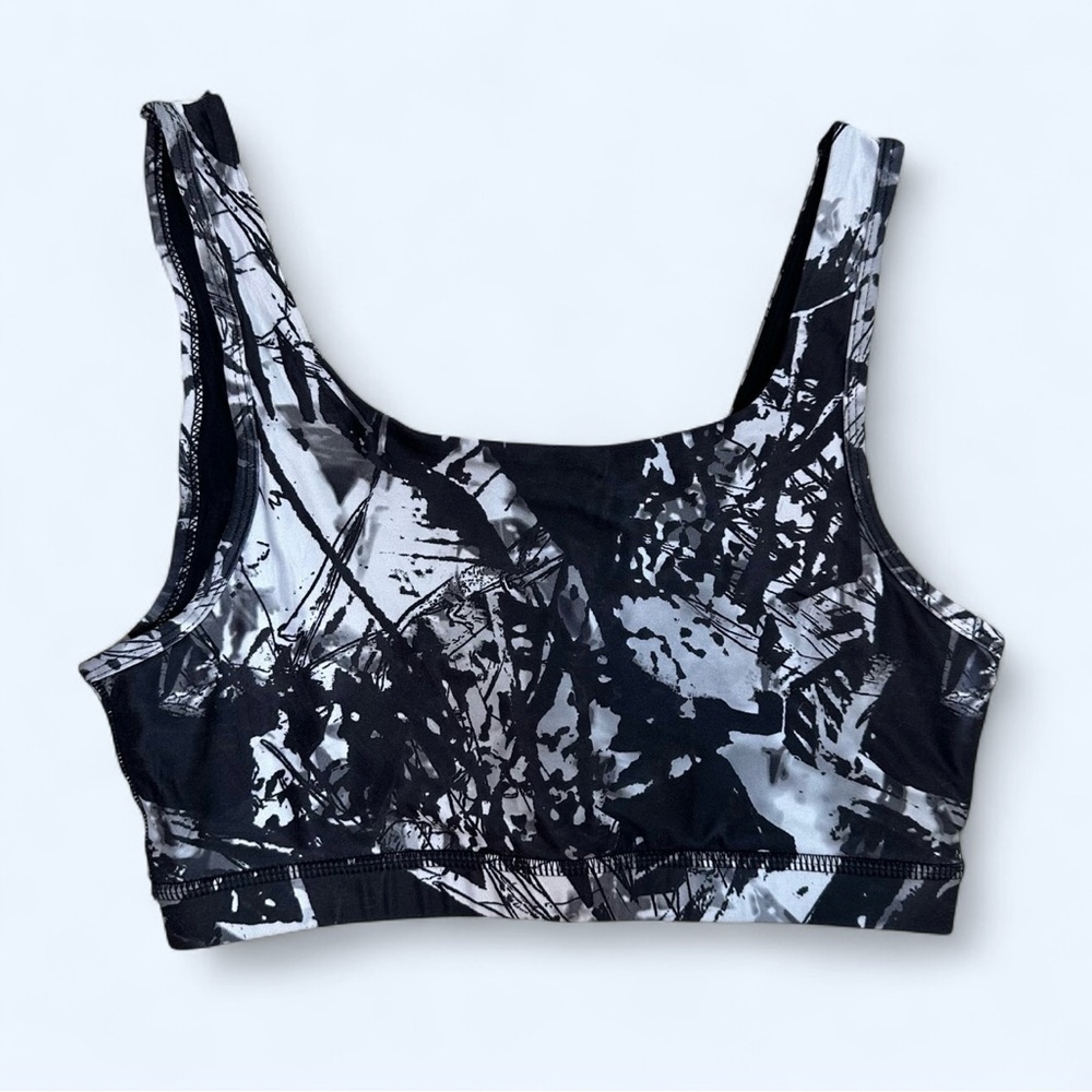 Mondetta Abstract Criss Cross Back Sports Bra in Black/Gray/White - XS/SMALL